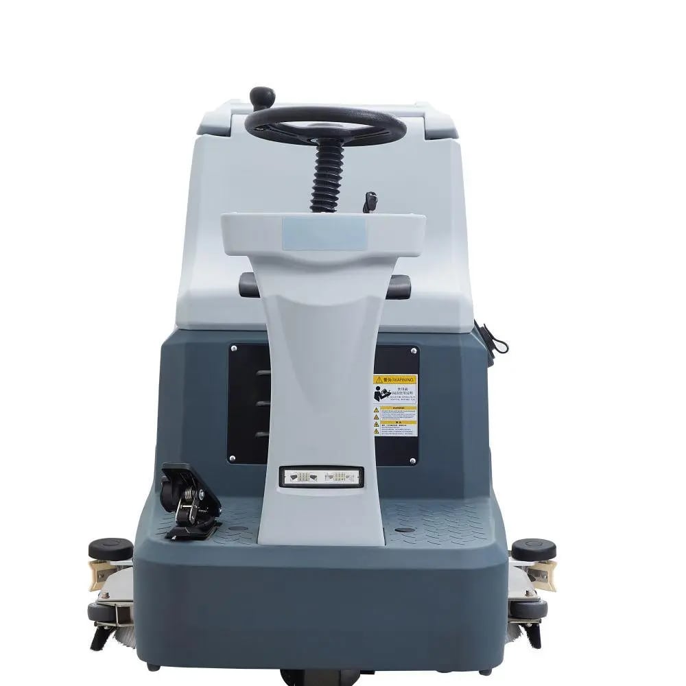 E810R - самоходная поломоечная машина