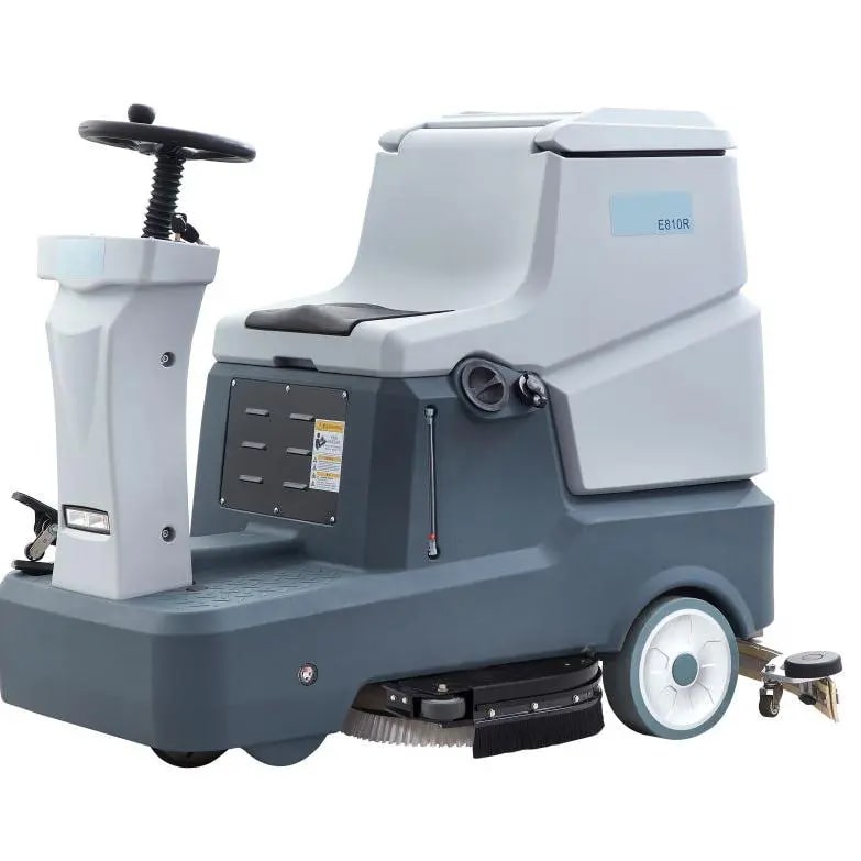 E810R - самоходная поломоечная машина