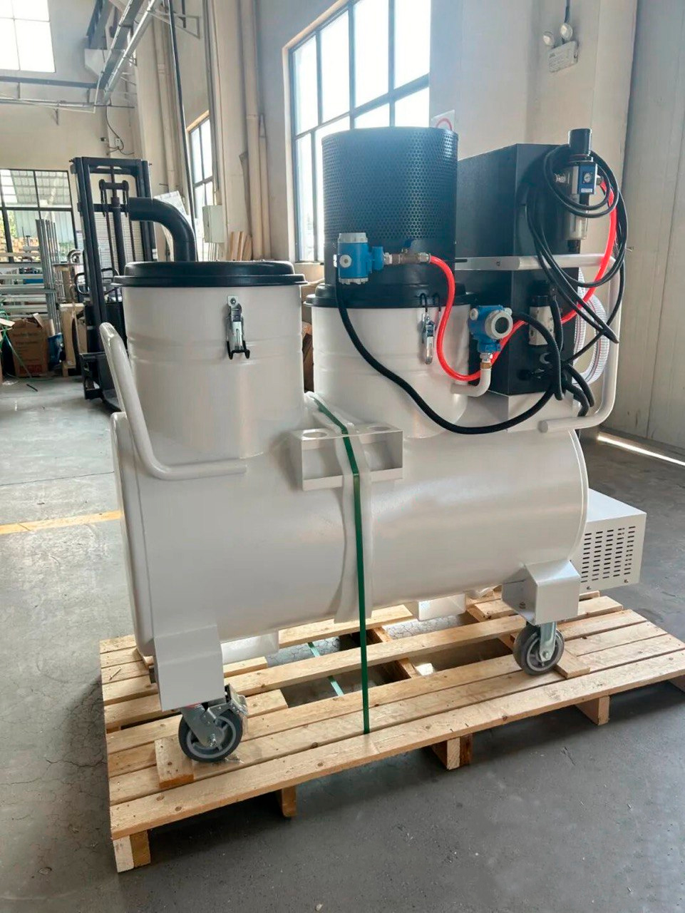 OIL 320L 3kW - трехфазный пылесос для масла и стружки 